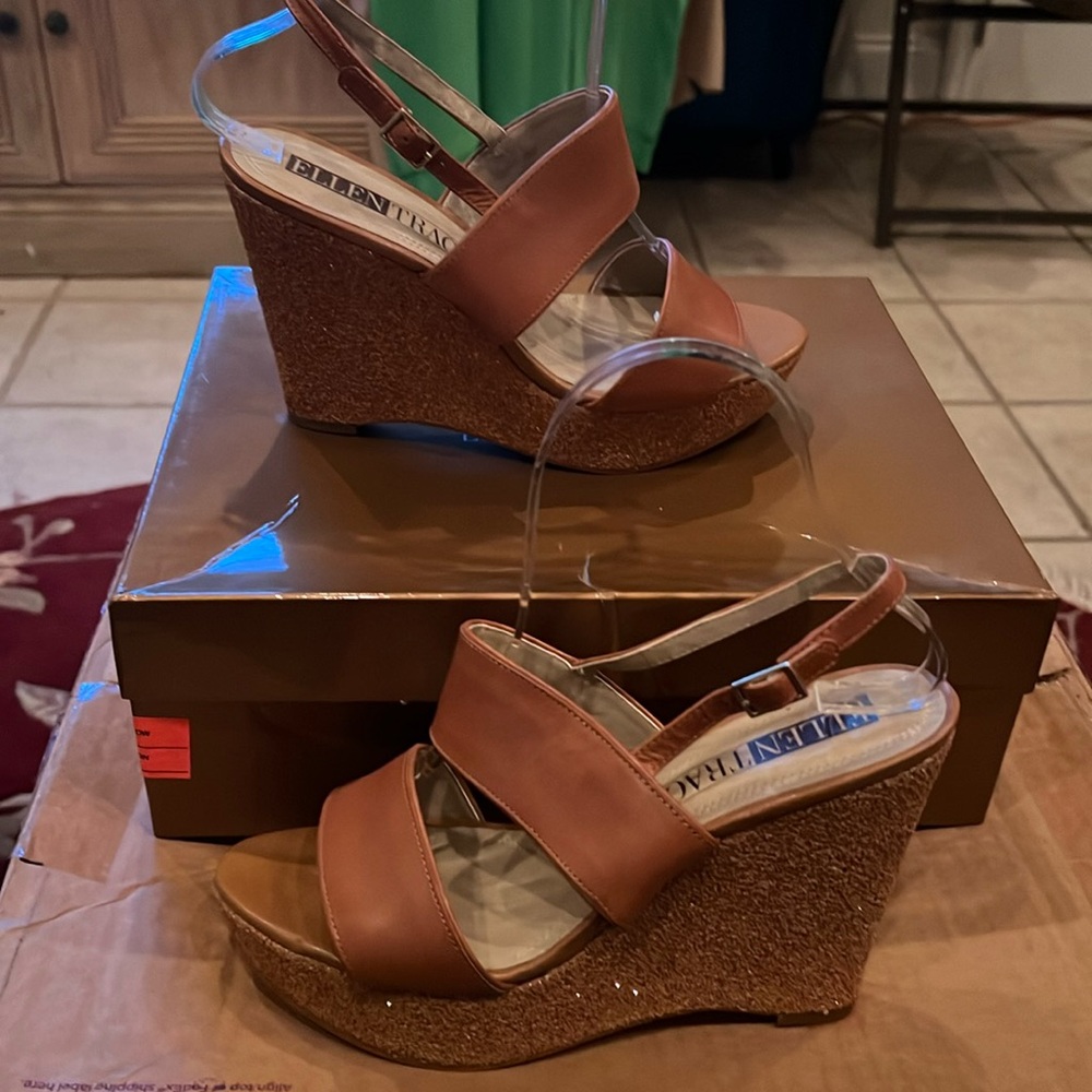 Ellen Tracy EB-Law Glitter Wedge Leather Sandals in Saddle Color Sz 7 1/2